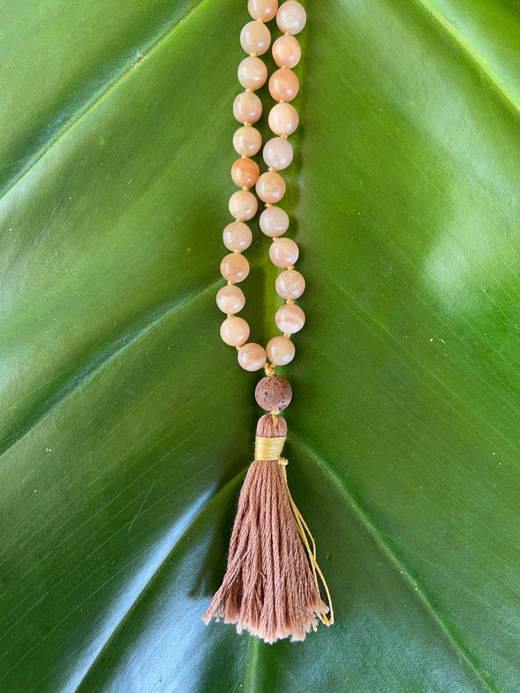 
            
                Load image into Gallery viewer, Sunstone Knotted Mala
            
        